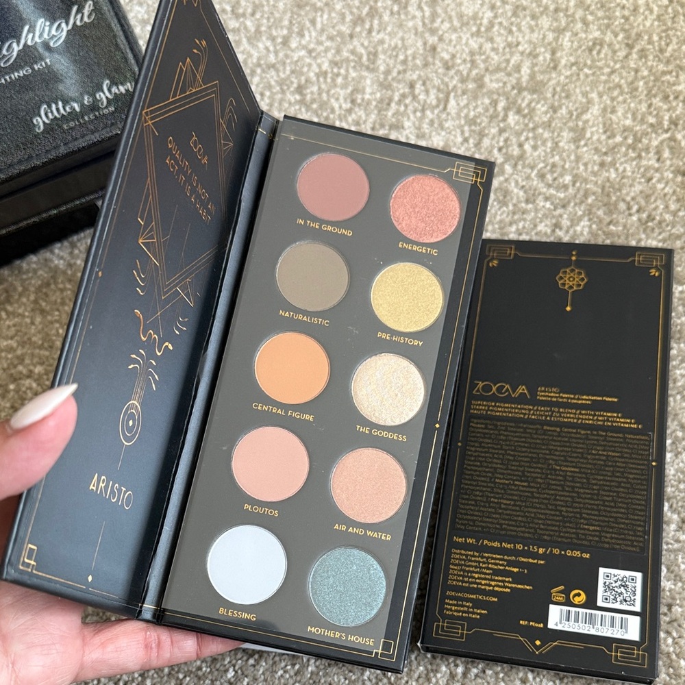 ZOEVA Aristo Eyeshadow Palette - Energetic and Naturalistic Hues